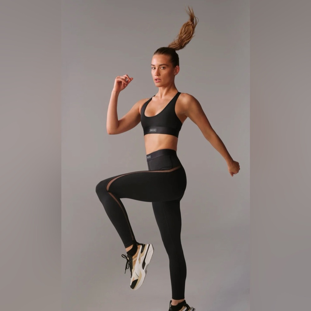 Savage X Fenty Flow High Waisted Trimmed Mesh Leggings MEDIUM - Picture 9 of 9